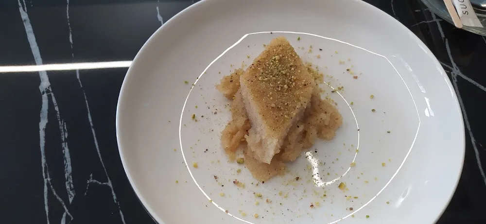 Halwa Dessert À Base de Semoule Et Eau de Rose